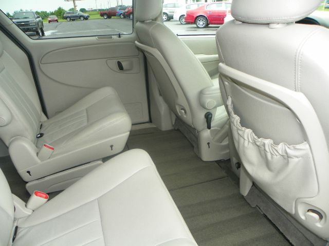 2005 Dodge Grand Caravan S