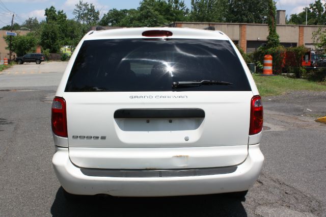 2005 Dodge Grand Caravan SE