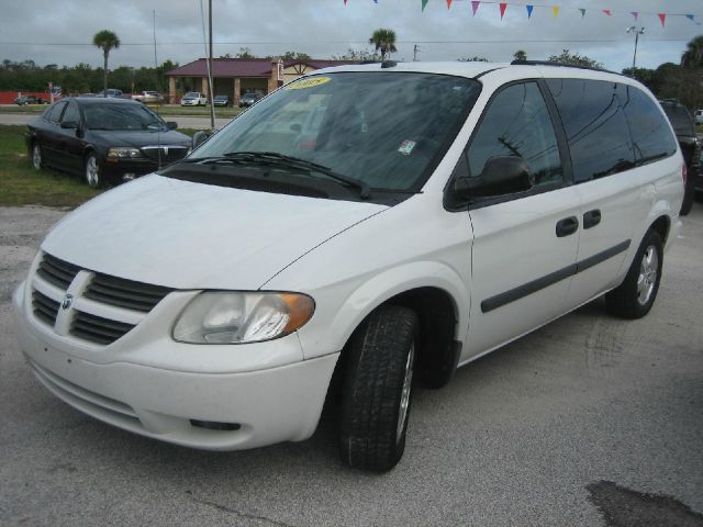 2005 Dodge Grand Caravan SE