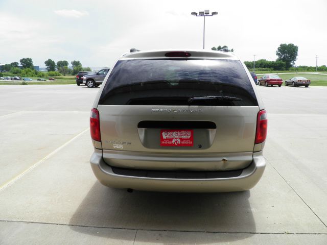 2005 Dodge Grand Caravan SE