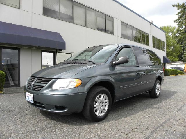2005 Dodge Grand Caravan SE