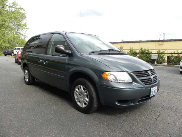 2005 Dodge Grand Caravan SE