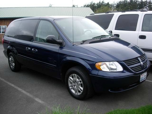 2005 Dodge Grand Caravan SE