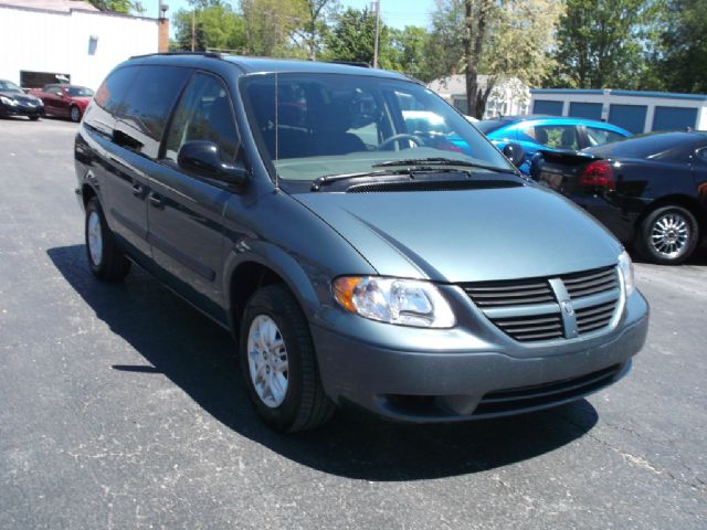 2005 Dodge Grand Caravan SE