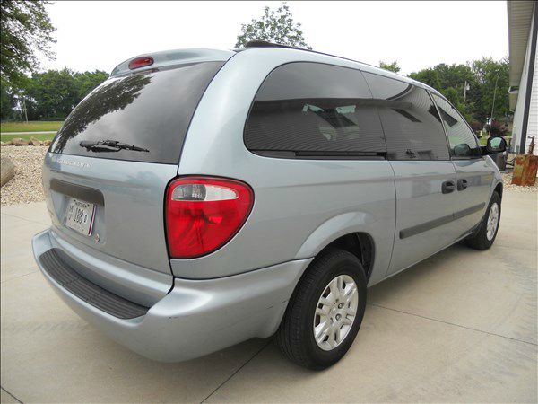 2005 Dodge Grand Caravan SE