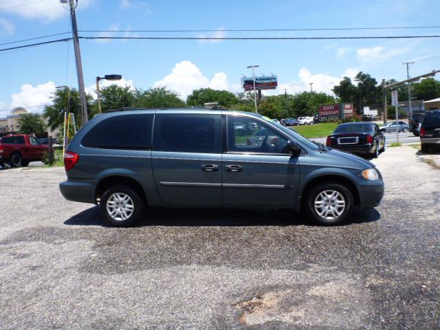 2005 Dodge Grand Caravan SE