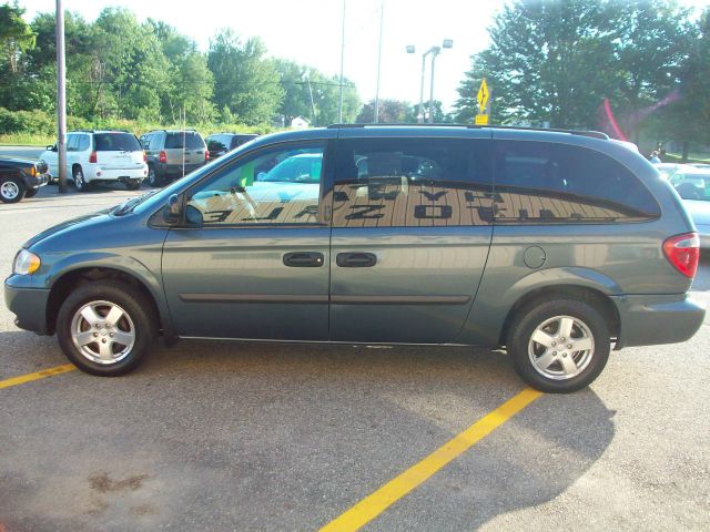 2005 Dodge Grand Caravan SE