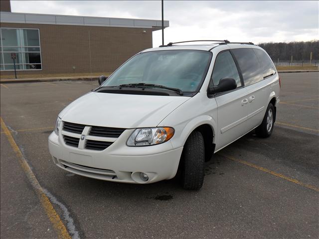 2005 Dodge Grand Caravan DUMP 4X4