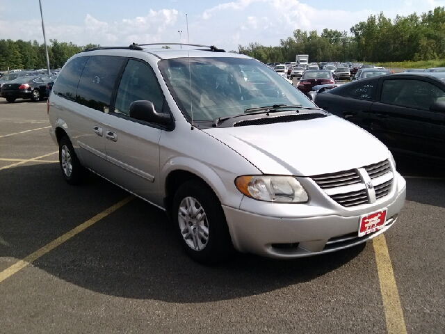 2005 Dodge Grand Caravan SE