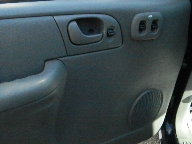 2005 Dodge Grand Caravan 2