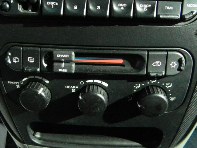 2005 Dodge Grand Caravan 2