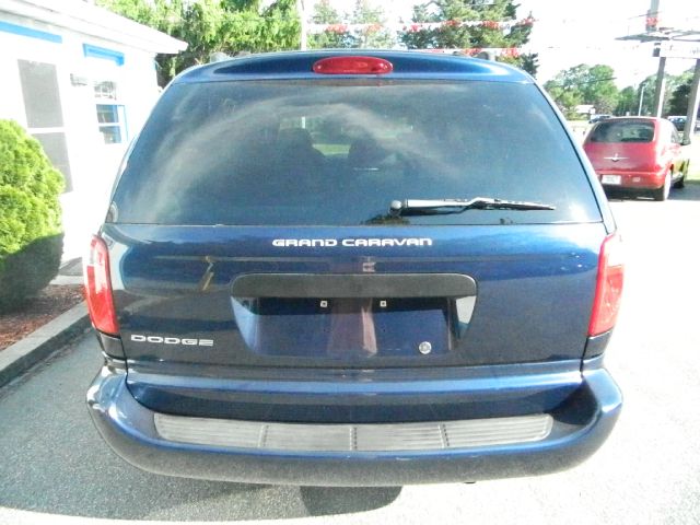 2005 Dodge Grand Caravan 2