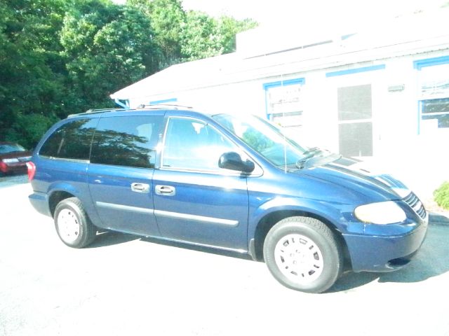 2005 Dodge Grand Caravan 2