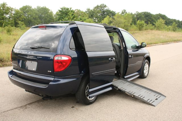 2005 Dodge Grand Caravan SE