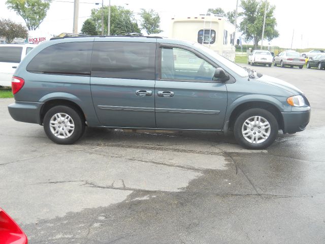 2005 Dodge Grand Caravan SE