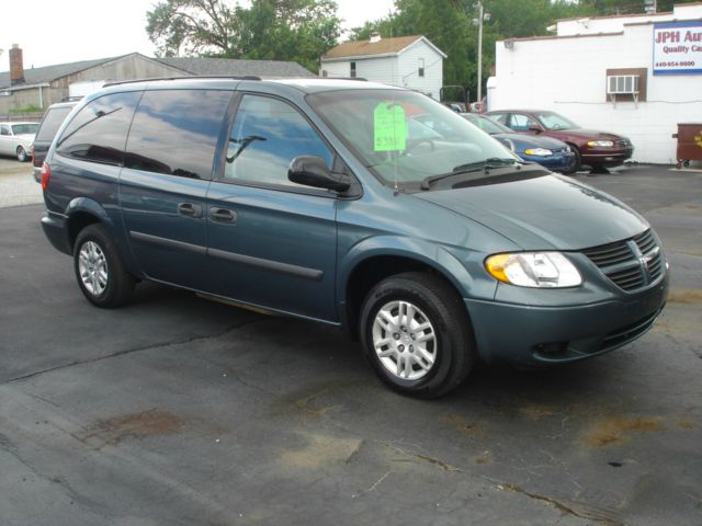 2005 Dodge Grand Caravan SE