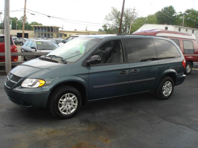 2005 Dodge Grand Caravan SE