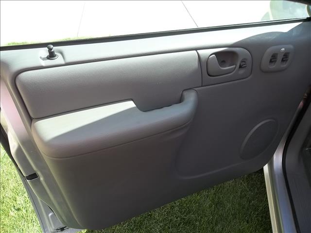 2005 Dodge Grand Caravan SE