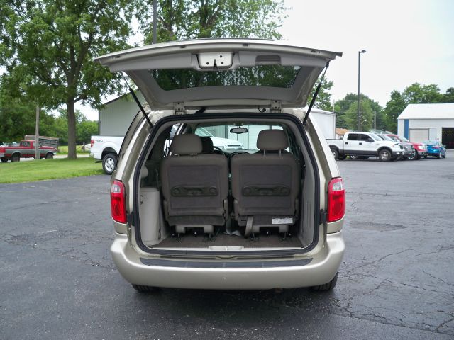 2005 Dodge Grand Caravan 2