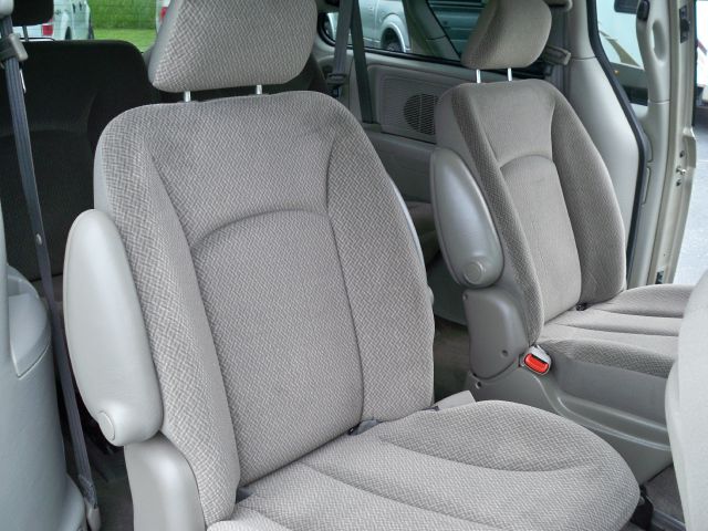 2005 Dodge Grand Caravan 2