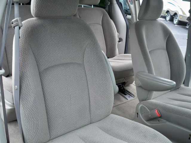 2005 Dodge Grand Caravan 2