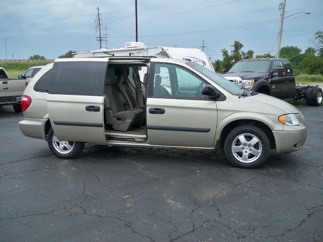 2005 Dodge Grand Caravan 2