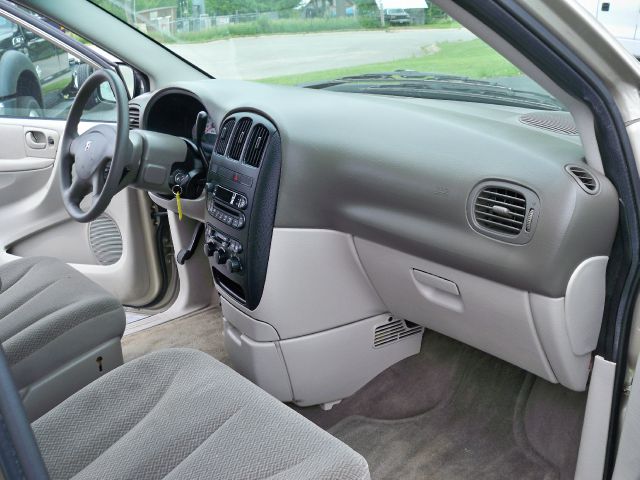 2005 Dodge Grand Caravan 2