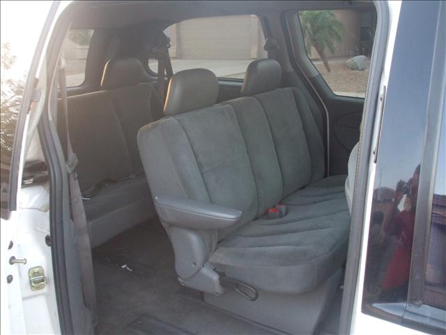 2005 Dodge Grand Caravan SE