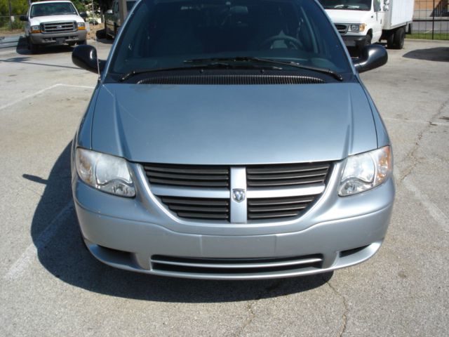 2005 Dodge Grand Caravan SE