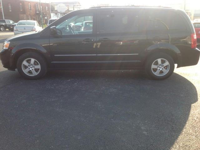 2010 Dodge Grand Caravan Touring AT 2WD W/ NAVI