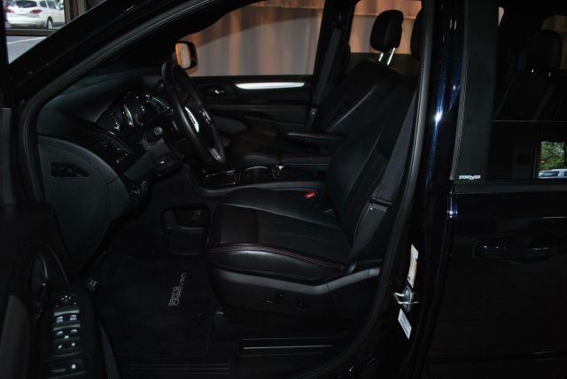 2011 Dodge Grand Caravan Deluxe Convertible