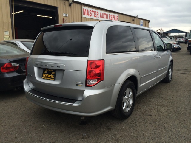 2011 Dodge Grand Caravan LTD