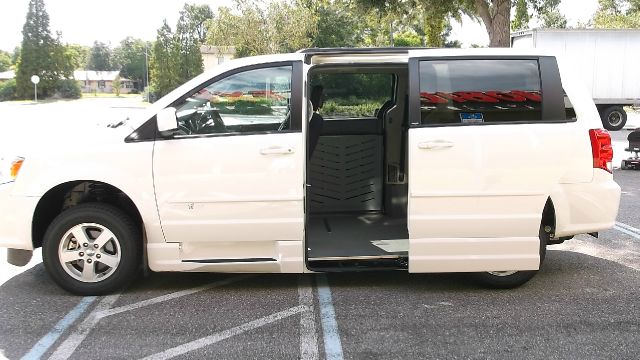 2013 Dodge Grand Caravan 2WD Crew Cab 130 LTZ Truck