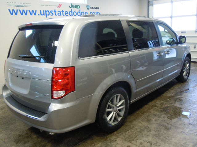 2014 Dodge Grand Caravan Awd-nav-quads-third-moonroof-1 Owner