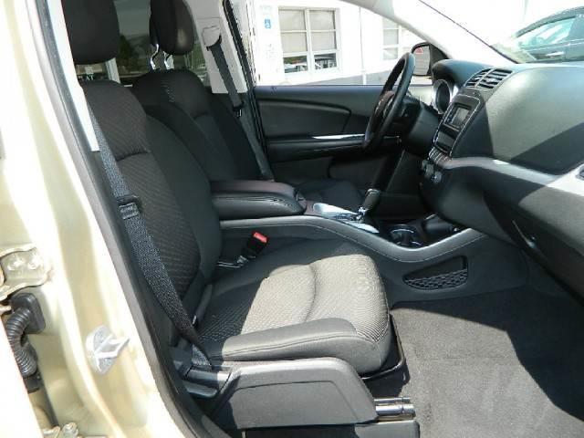 2011 Dodge Journey 2WD V6 Automatic SUV