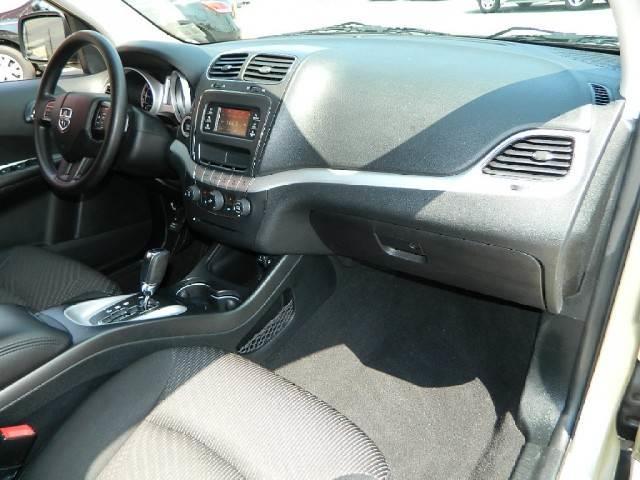 2011 Dodge Journey 2WD V6 Automatic SUV