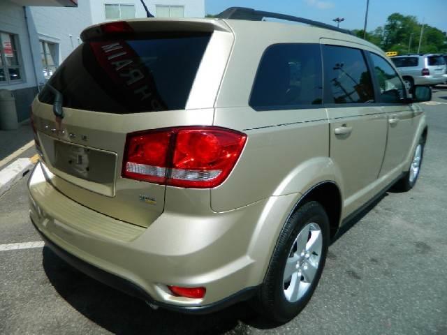 2011 Dodge Journey 2WD V6 Automatic SUV
