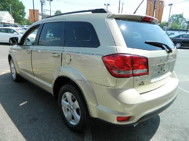 2011 Dodge Journey 2WD V6 Automatic SUV