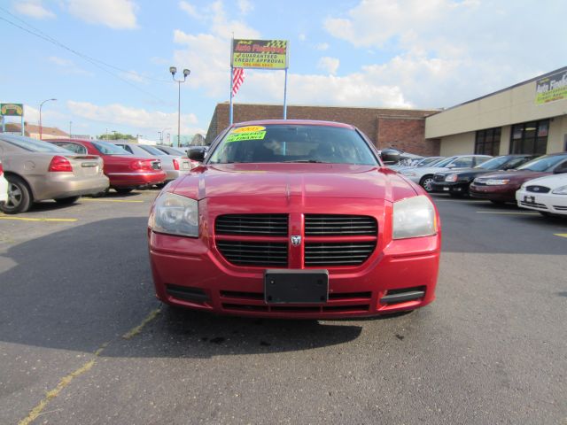 2005 Dodge Magnum SE