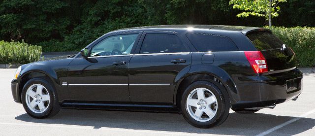 2005 Dodge Magnum Supercab SRW 4X
