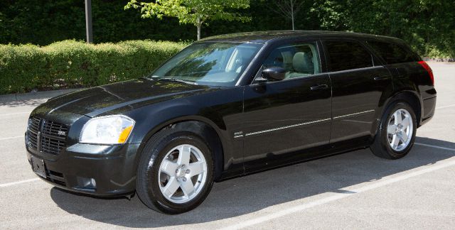 2005 Dodge Magnum Supercab SRW 4X