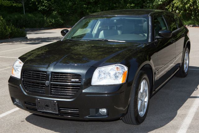2005 Dodge Magnum Supercab SRW 4X