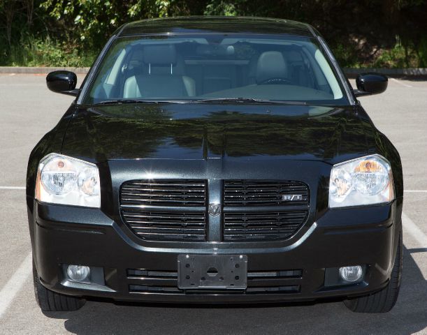 2005 Dodge Magnum Supercab SRW 4X