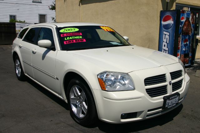 2005 Dodge Magnum S