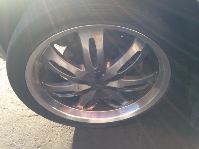 2005 Dodge Magnum SE