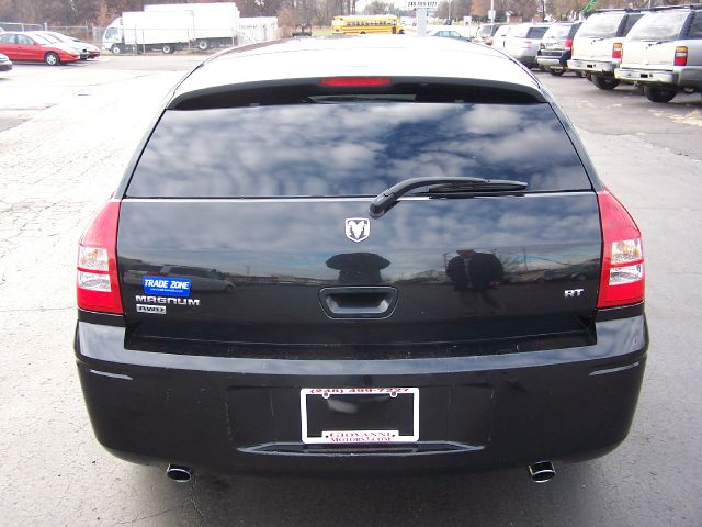 2005 Dodge Magnum 2dr Spyder Auto GS