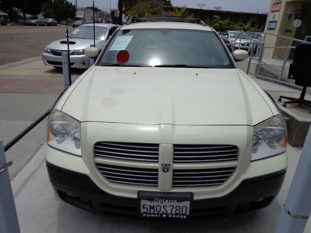 2005 Dodge Magnum S