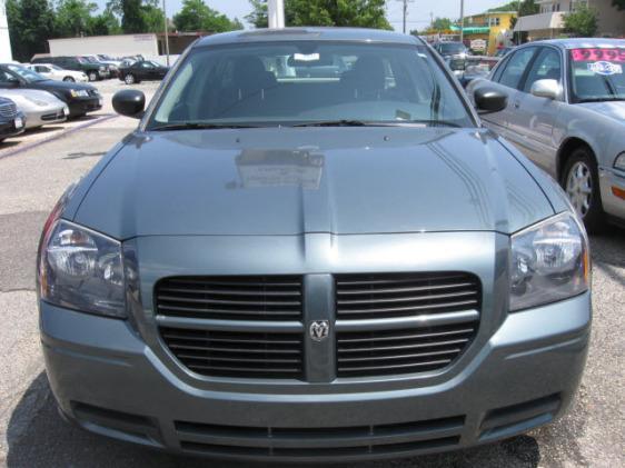 2005 Dodge Magnum Unknown