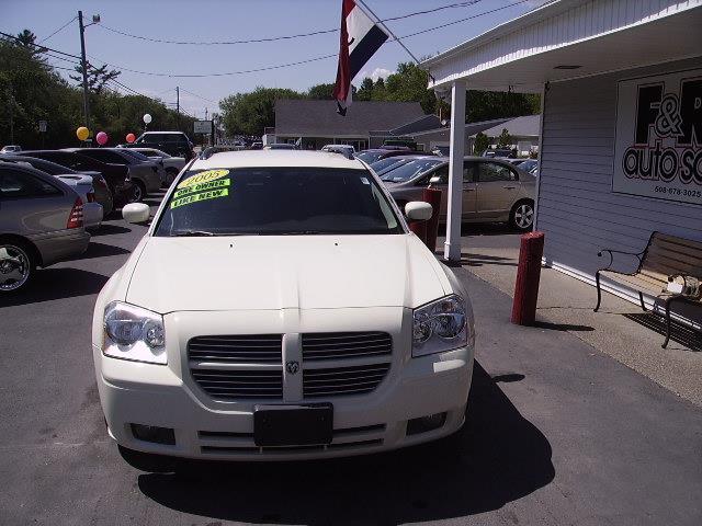2005 Dodge Magnum Deluxe Convertible