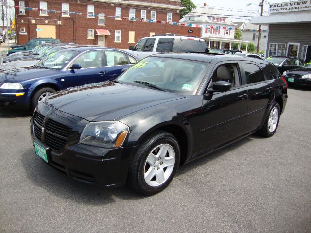 2005 Dodge Magnum S